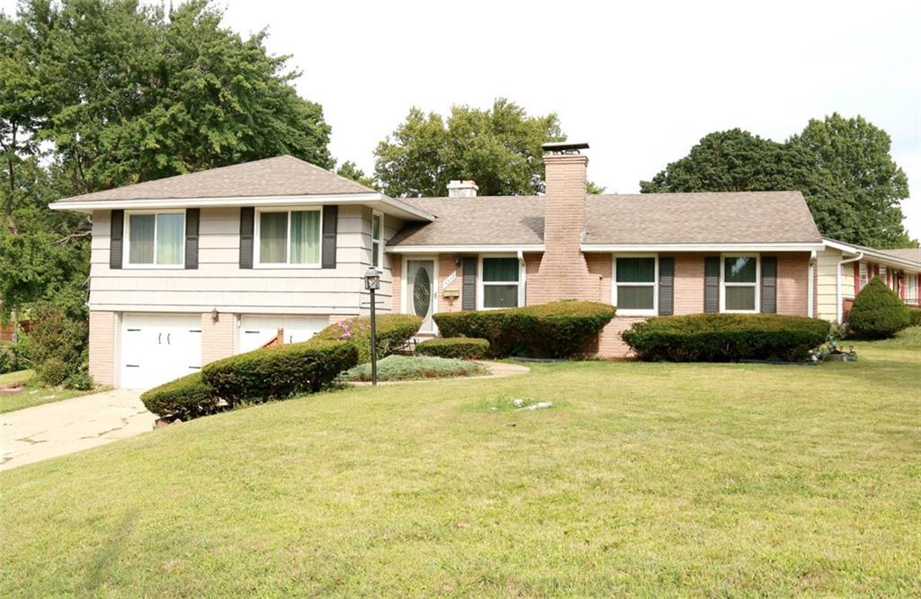 Chouteau Dr, Kansas City, MO 64119