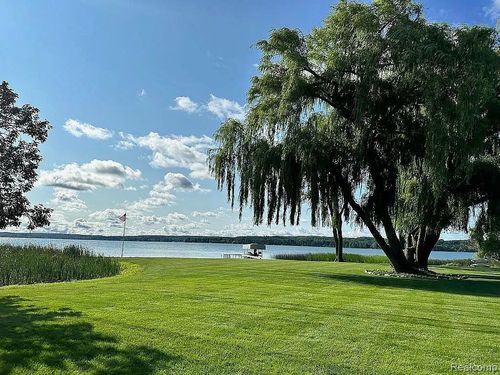 3219 Midway Dr, Onekama, MI, 49675-9773 | Card Image