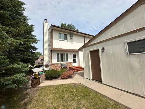 450 22nd St E, West Fargo, ND, 58078-2331 | Card Image