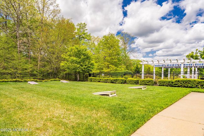 19 E Francesa Ct, Home with 3 bedrooms, 3 bathrooms and null parking in Farmingdale NJ | Image 71
