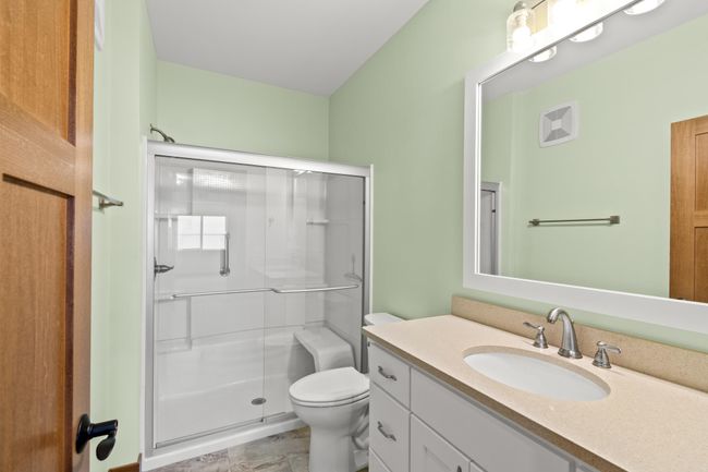 On Suite Bath | Image 15