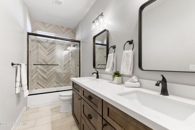 23-Bathroom | Image 23