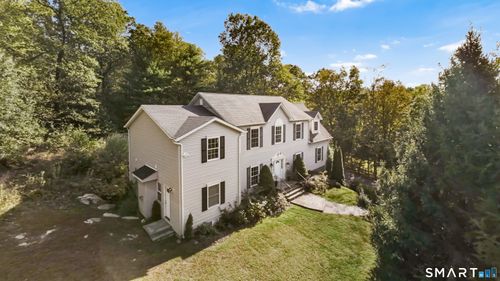 2 Abbey Ln, Newtown, CT, 06470-2784 | Card Image