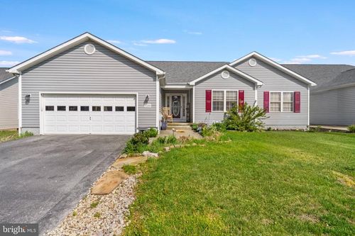 120 Peter Rabbit Dr, RANSON, WV, 25438-4862 | Card Image