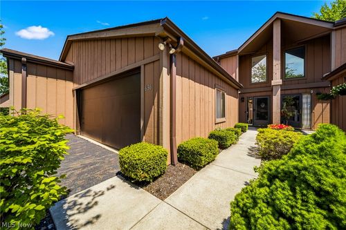 636 Cherry Park Oval, Aurora, OH, 44202-8707 | Card Image