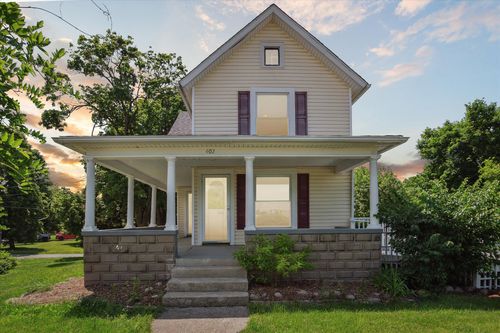 402 Ann Arbor St, Manchester, MI, 48158-9430 | Card Image