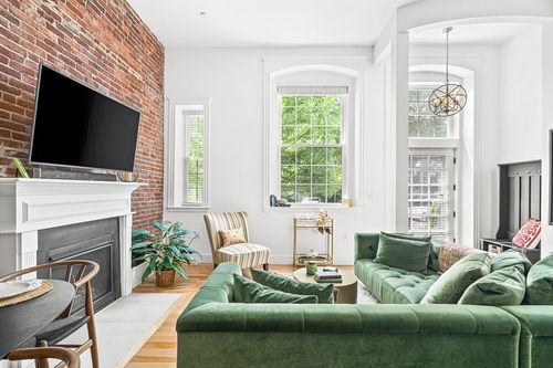 apt-1-52 Sanborn St, Reading, MA, 01867-2948 | Card Image