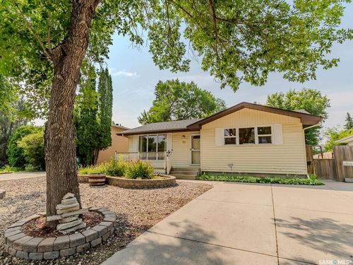 10 Vickies Pl, Saskatoon, SK, S7N2R2 | Card Image