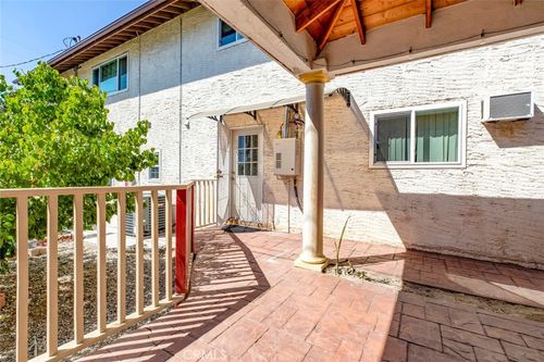 10455 Glory Ave, Tujunga, CA, 91042-2025 | Card Image