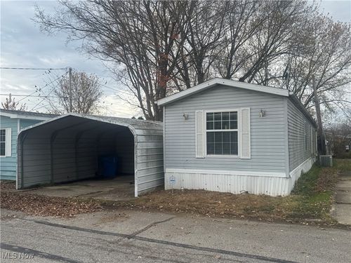 11056 Leader Rd, Chardon, OH, 44024-8951 | Card Image