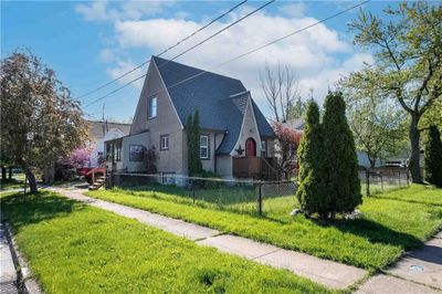 48 Myrtle Ave, House other with 3 bedrooms, 2 bathrooms and 2 parking in Welland ON | Image 1