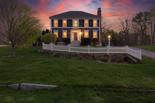 54 Old Merrill St, Amesbury, MA, 01913 | Card Image