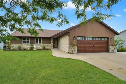 1109 Spruce Street, West Bend, WI, 53090 | Card Image