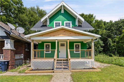 3911 Chestnut Ave, Kansas City, MO, 64130-1329 | Card Image