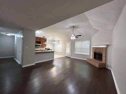 1117 Dove Hollow Cir W, Cordova, TN, 38018-2863 | Card Image