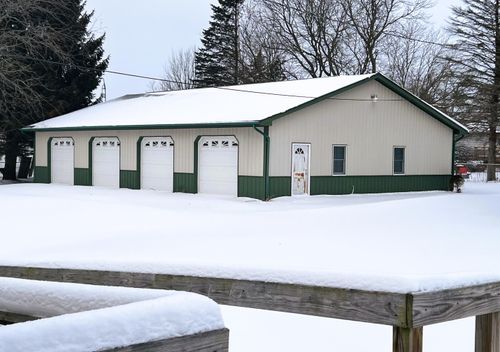 12395 S M 52, Perry, MI, 48872-9756 | Card Image