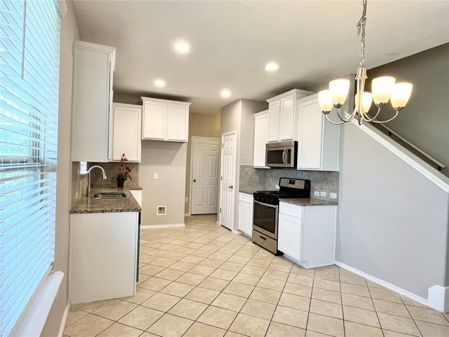 Kitchen | Image 8