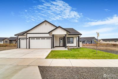 5741 S Sherri Lea Road, House other with 3 bedrooms, 2 bathrooms and 3 parking in Spokane WA | Image 1