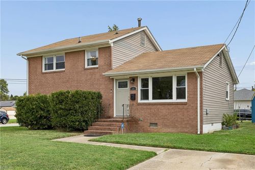 30 Briarwood Dr, Hampton, VA, 23666-4712 | Card Image