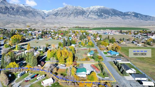 107 & 109 Willow St, Mackay, ID, 83251-7767 | Card Image