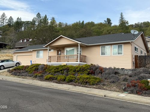 605 Lia Way, Rogue River, OR, 97537-5593 | Card Image