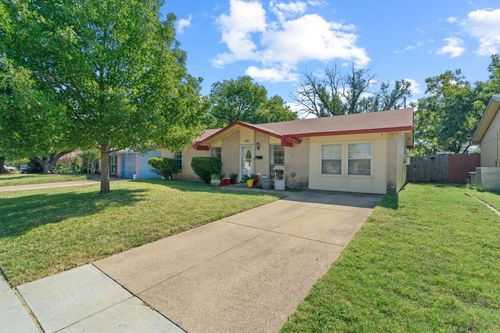 960 Ashwood Dr, Lewisville, TX, 75067-4322 | Card Image