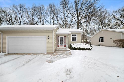 1128 Walnut Grove Dr, Norton Shores, MI, 49441-5664 | Card Image
