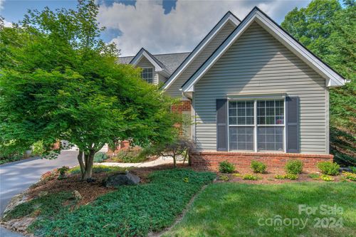 117 Hibiscus Ln, Asheville, NC, 28803-8596 | Card Image