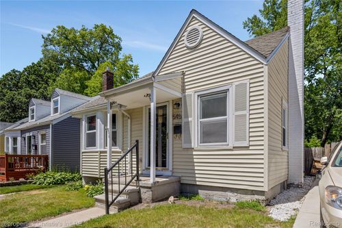 545 E Maplehurst St, Ferndale, MI, 48220-1382 | Card Image