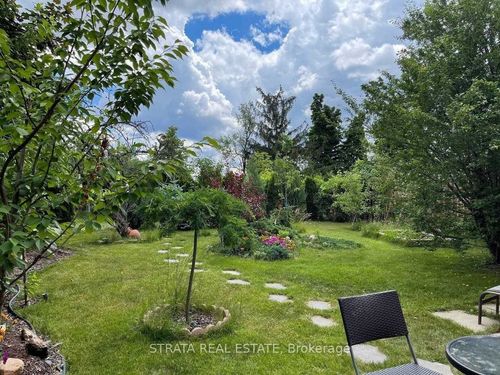 11 Leora Crt, Richmond Hill, ON, L4C7N6 | Card Image