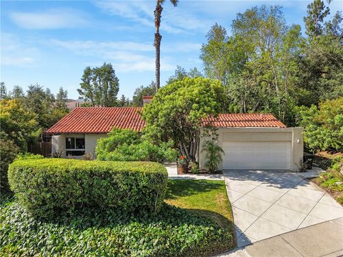 2292 Hillsbury Rd, Westlake Village, CA, 91361-3533 | Card Image