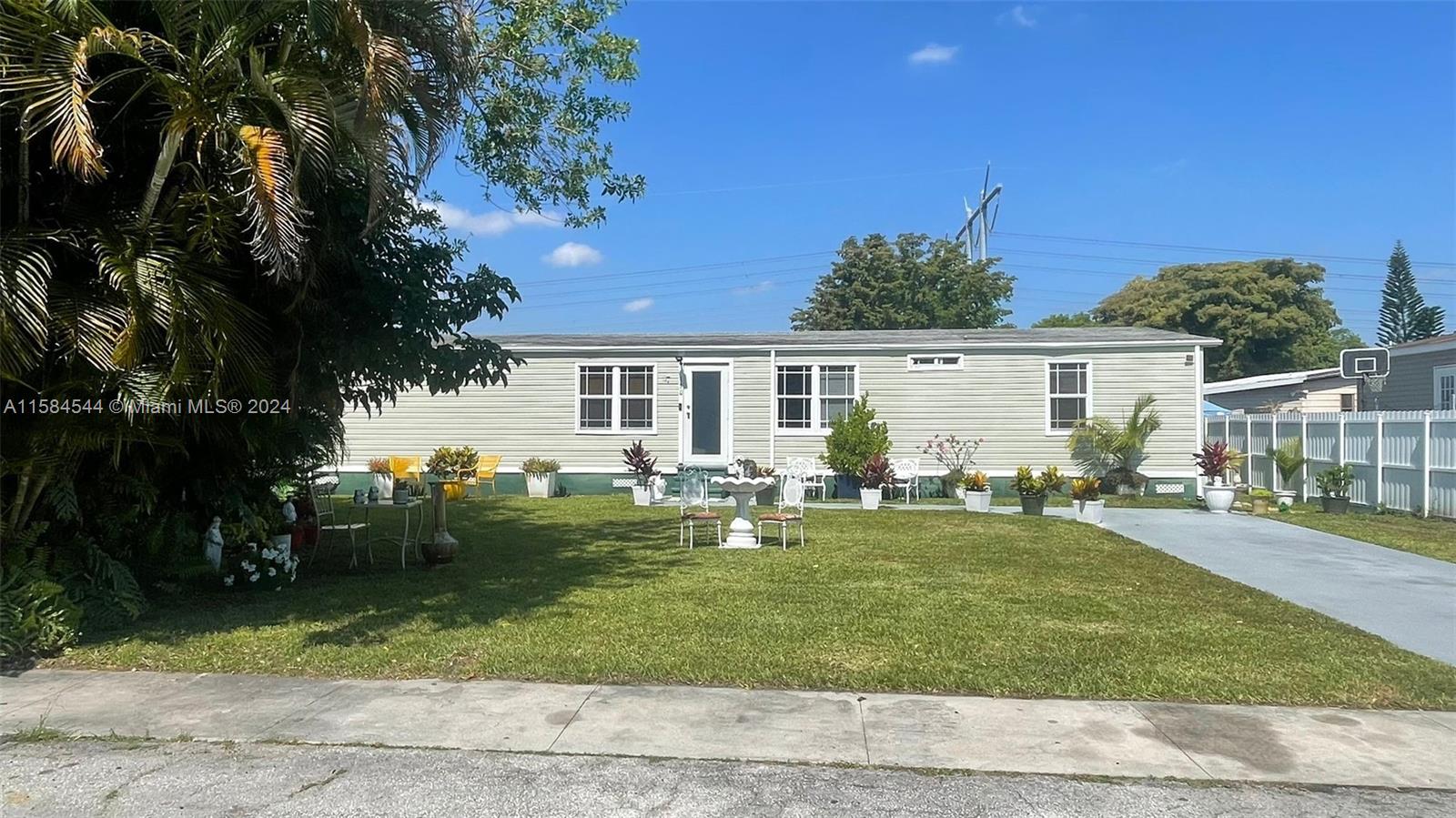 218th Way, Pembroke Pines, FL 33029