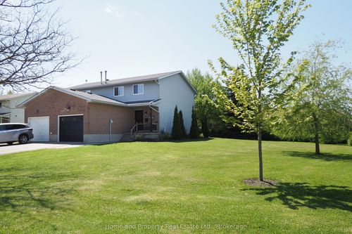 15 Dales Dr, Drayton, ON, N0G1P0 | Card Image