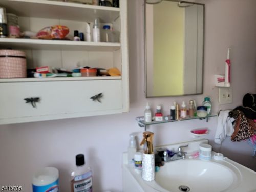 4 Denman Pl, Summit, NJ, 07901-3504 | Card Image