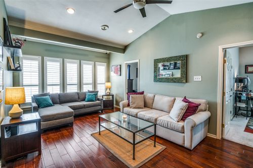 apt-330-4104 N Hall St, Dallas, TX, 75219-3680 | Card Image