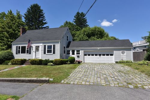 123 Richland Rd, Norwood, MA, 02062-5521 | Card Image