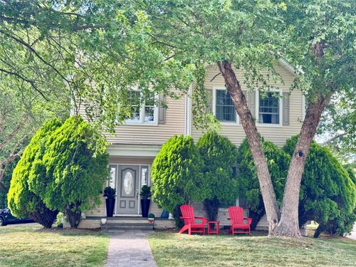 243 Knollwood Ave, Mamaroneck, NY, 10543-1228 | Card Image