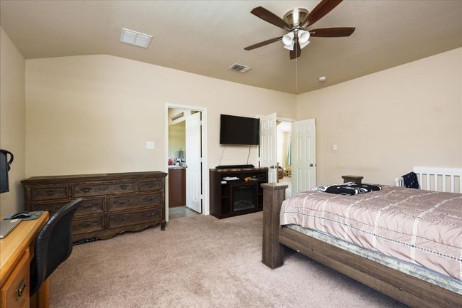 138 Talon Dr, House other with 3 bedrooms, 2 bathrooms and 4 parking in Luling TX | Image 12