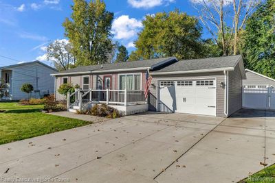 60 Carolina, Home with 3 bedrooms, 1 bathrooms and null parking in Marysville MI | Image 1