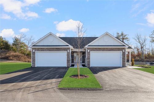 42 Overlook Ln, Chepachet, RI, 02814-1042 | Card Image