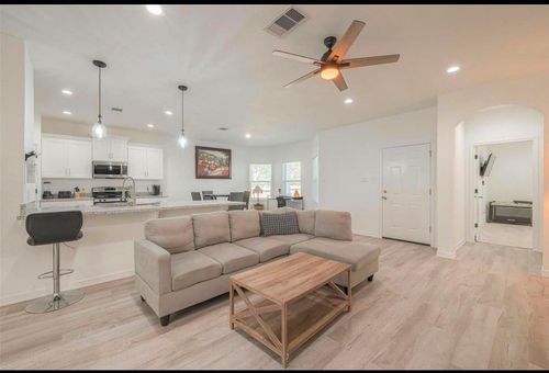 4633 Larkspur St, Houston, TX, 77051-2827 | Card Image