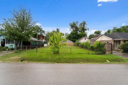lot 13 block 55 Hershe Street, Houston, TX, 77020 | Card Image