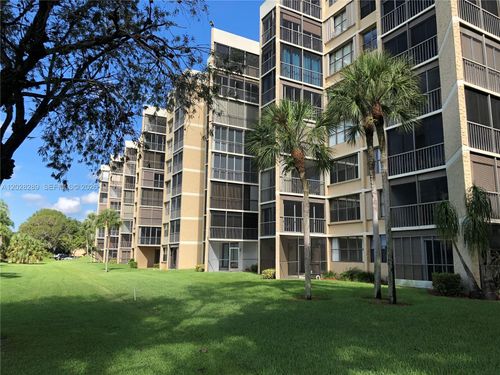 105-16300 Golf Club Rd, Weston, FL, 33326-1659 | Card Image