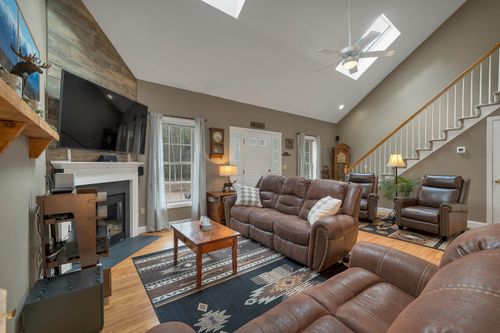 17b-200 Webster Rd, Center Conway, NH, 03813-4158 | Card Image
