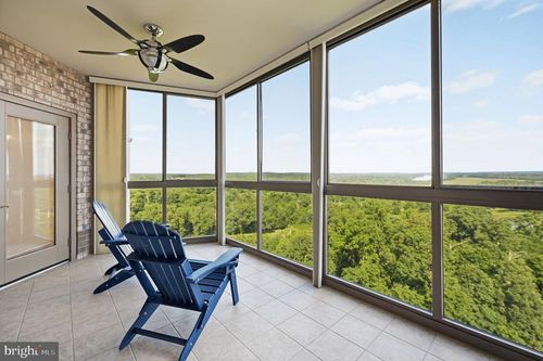 1017-19355 Cypress Ridge Ter, LEESBURG, VA, 20176-6910 | Card Image