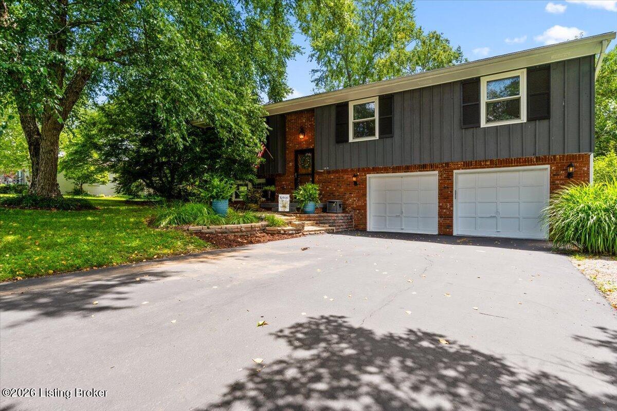 Residential in Crestwood 2