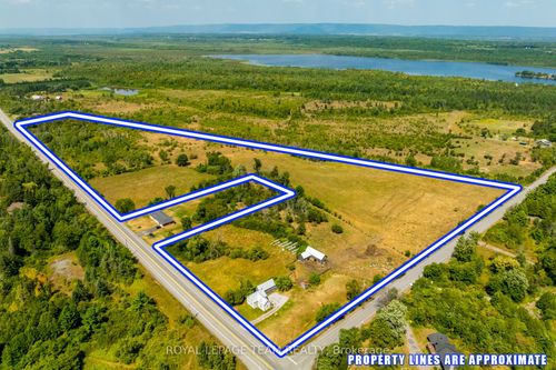 2106 Dunrobin Rd, Dunrobin, ON, K0A1T0 | Card Image