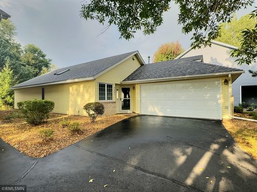 5697 Willow Trl, Shoreview, MN, 55126-4782 | Card Image