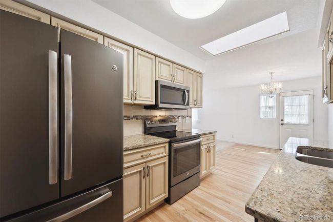 9822 Orangewood Dr, Condo with 4 bedrooms, 2 bathrooms and 1 parking in Thornton CO | Image 9