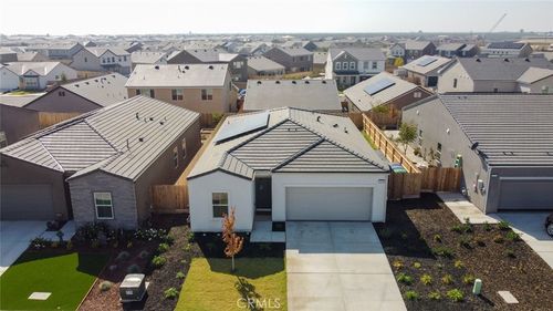 1020 Wayfarer Ln, Madera, CA, 93636-6555 | Card Image